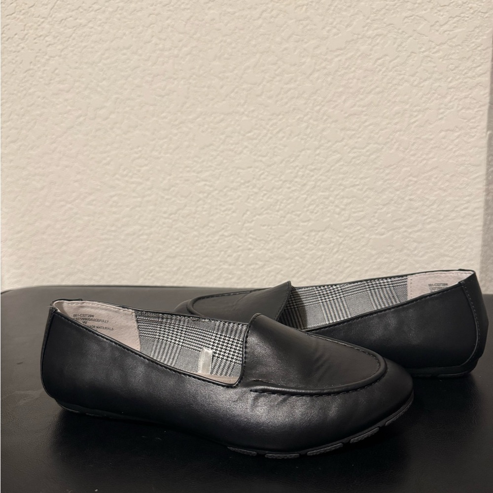 White Mountain Black Leather Slip-On Loafers—Size is 6.5 Wide